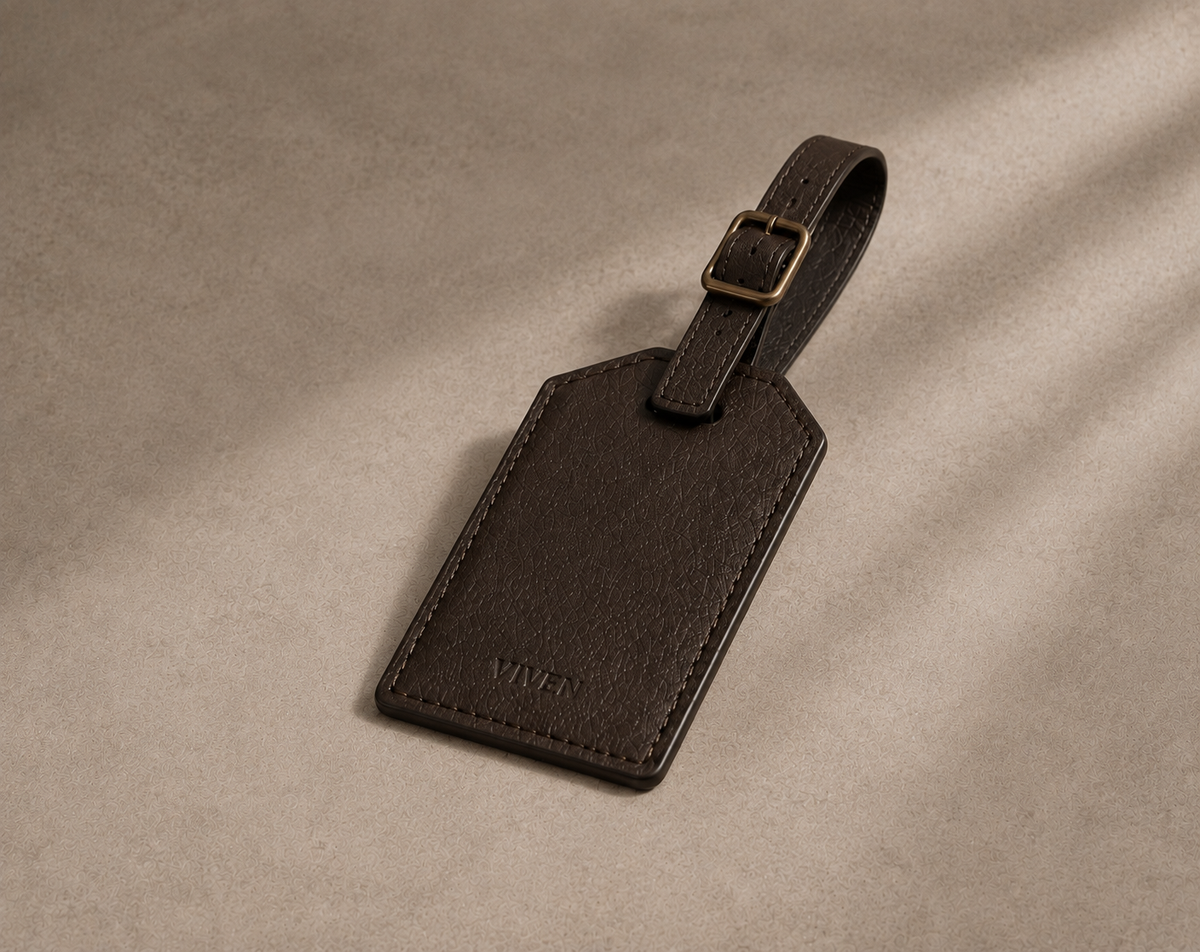 Maison Viven Journey Tag in chocolate-brown leather with antique-brass buckle